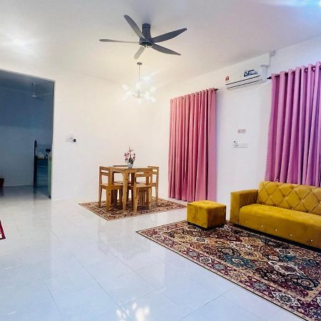 Hayyan Homestay Kuala Lipis Exterior foto