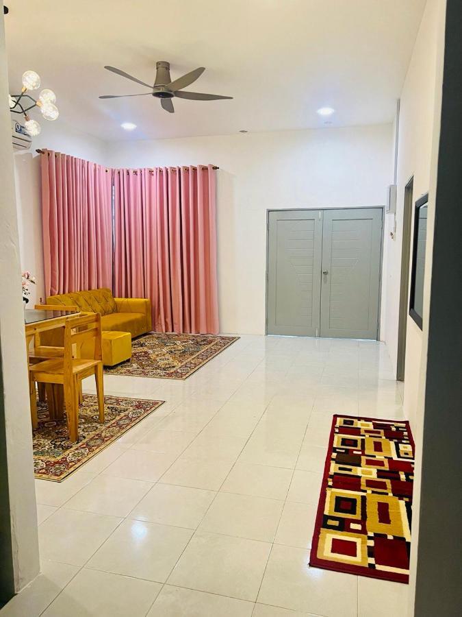Hayyan Homestay Kuala Lipis Exterior foto